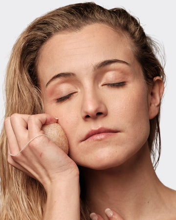 Qué es la esponja Konjac y cómo usarla correctamente