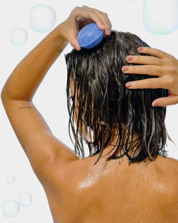 Más allá del 'sin tóxicos': Cómo elegir un champú realmente eficaz