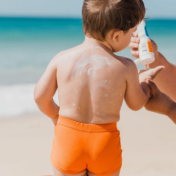 Por qué es tan importante proteger la piel de los niños frente al sol