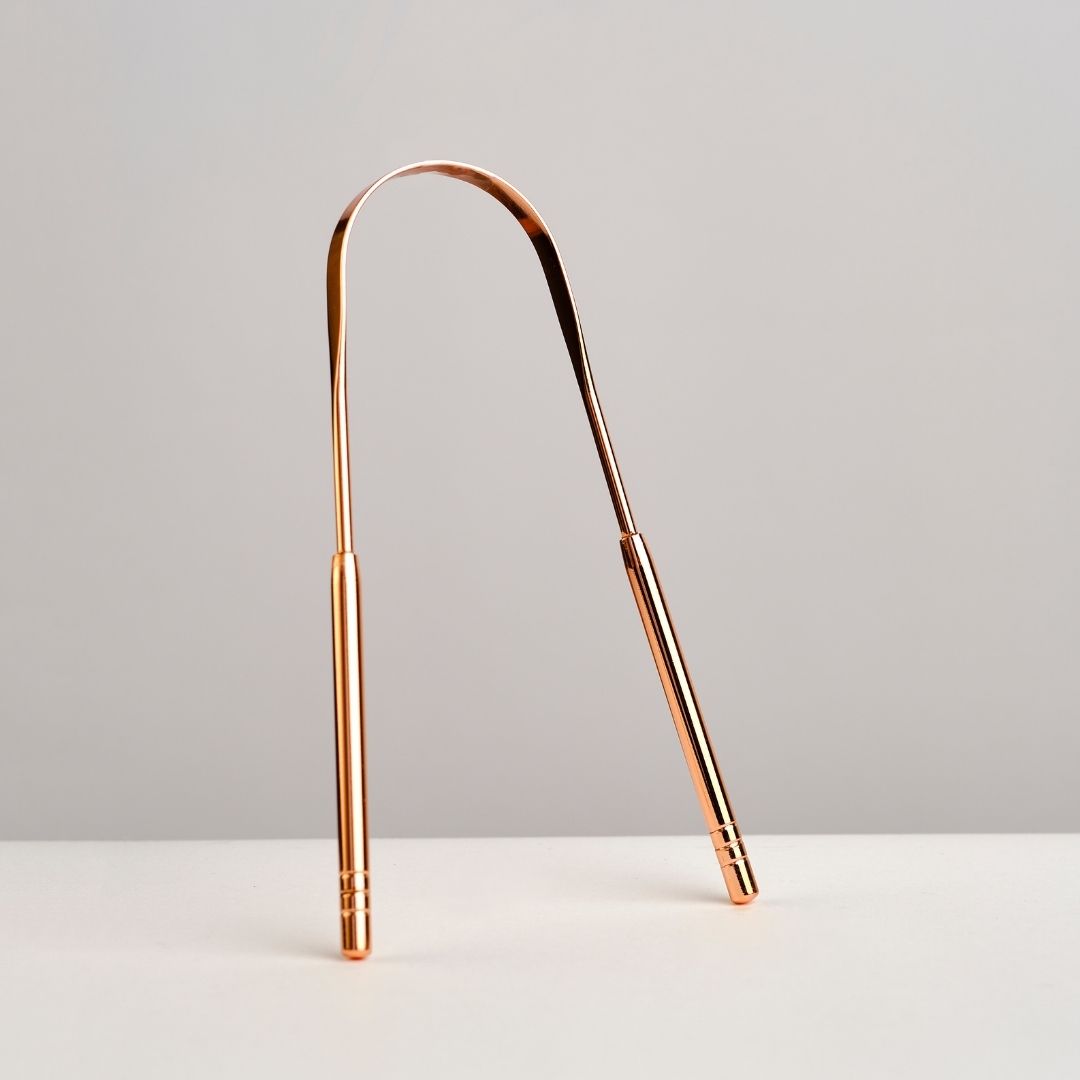 Por qué es necesario usar un raspador lingual para tener una boca limpia por completo