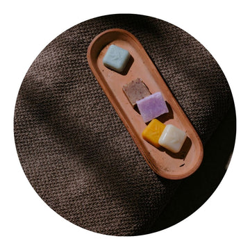 Pack de jabones sólidos mini en la imagen principal de la colección, ideal para una limpieza natural y sostenible en formato viaje.