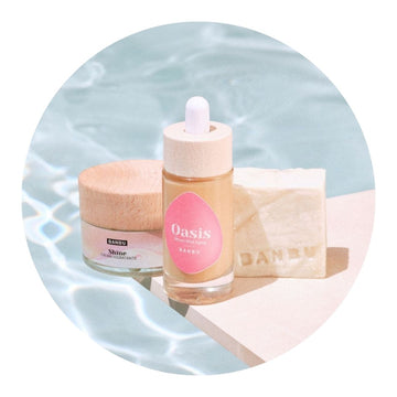 Pack de productos faciales ecológicos para piel seca, diseñado para proporcionar hidratación profunda, nutrición y suavidad con fórmulas naturales
