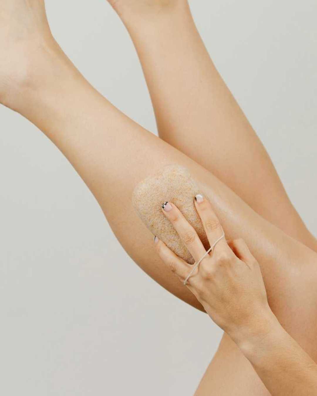 Esponja corporal konjac exfoliante con cáscara de nuez, sin caja