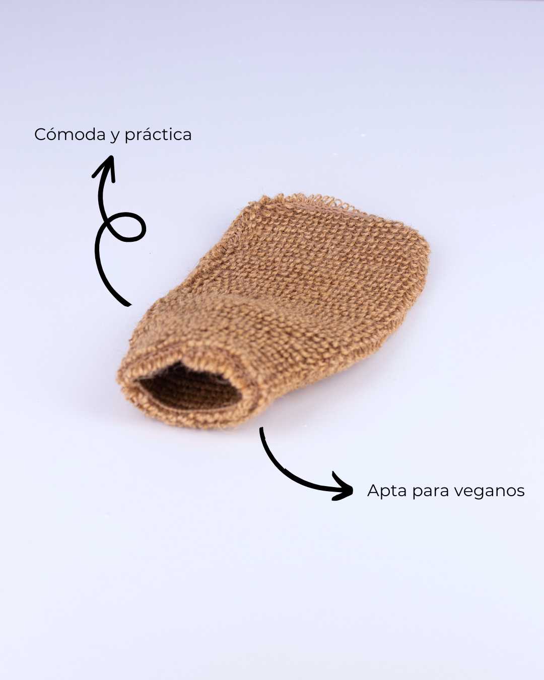 La manopla de sisal exfoliante es muy cómoda y practica para exfoliar el cuerpo. Además es apta para veganos. 