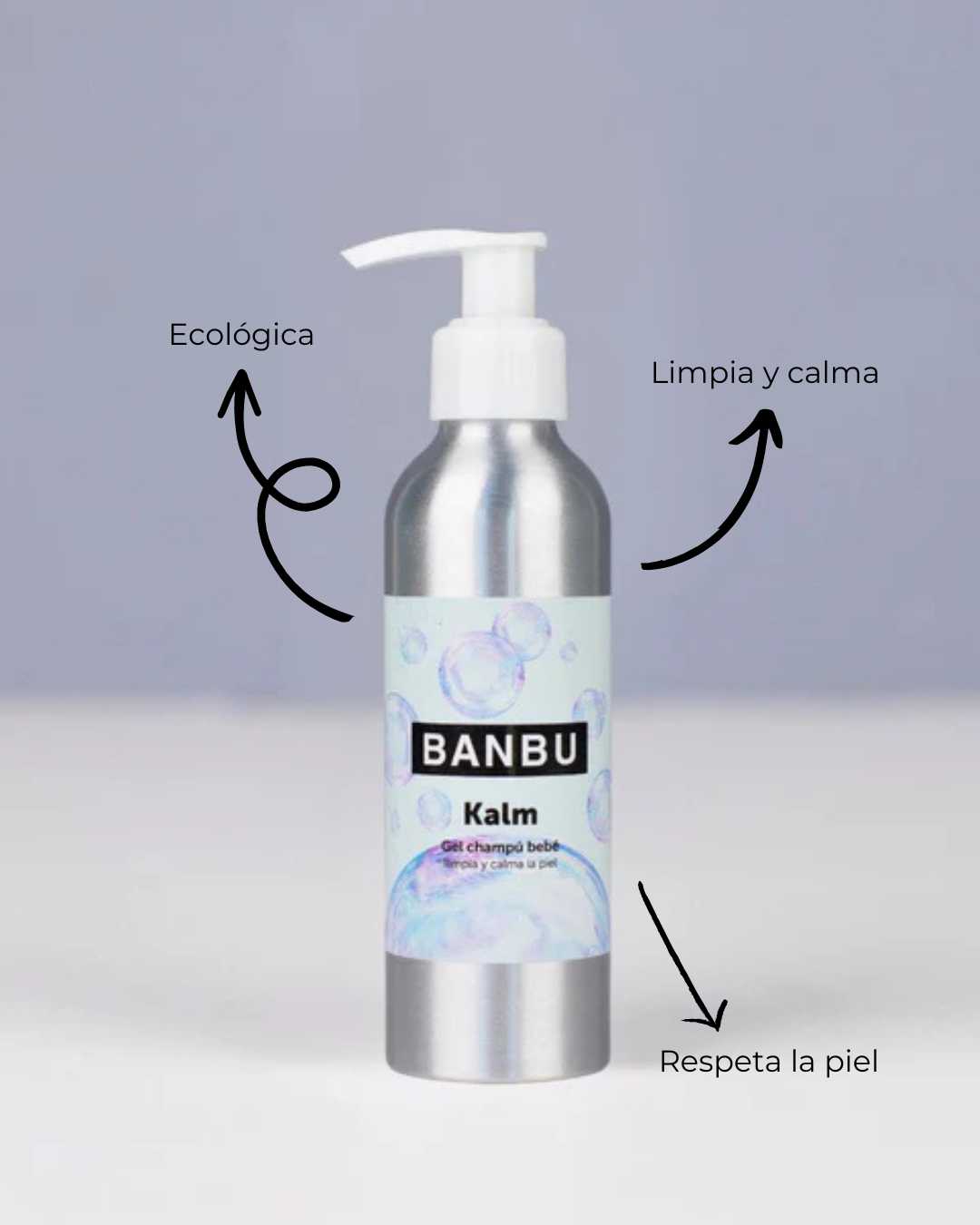 Botella del champú bebé Kalm en formato gel para piel sensible, diseñado para una limpieza suave y diaria.