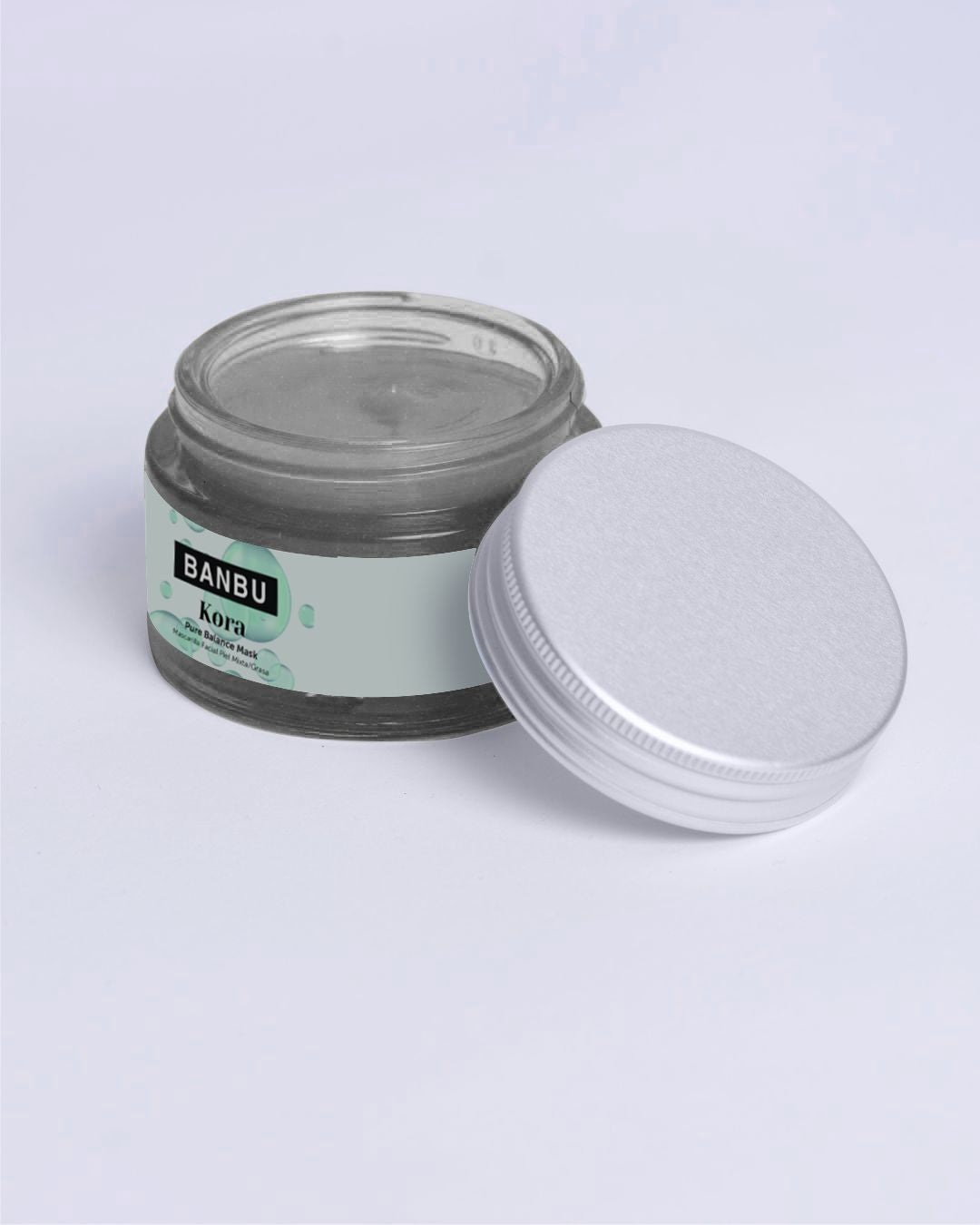 Mascarilla facial para piel grasa con una textura suave y fácil de aplicar.