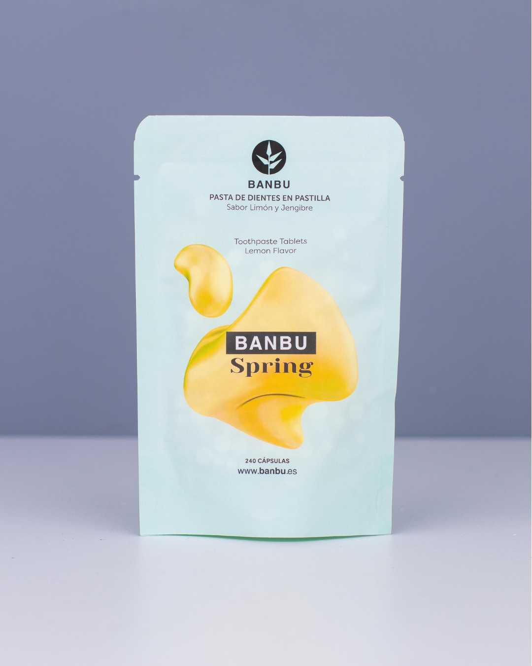 Envase de recarga sostenible de 240 pastillas de la pasta de dientes sin flúor Spring de Banbu, formato zero waste con fórmula vegana y libre de plástico.