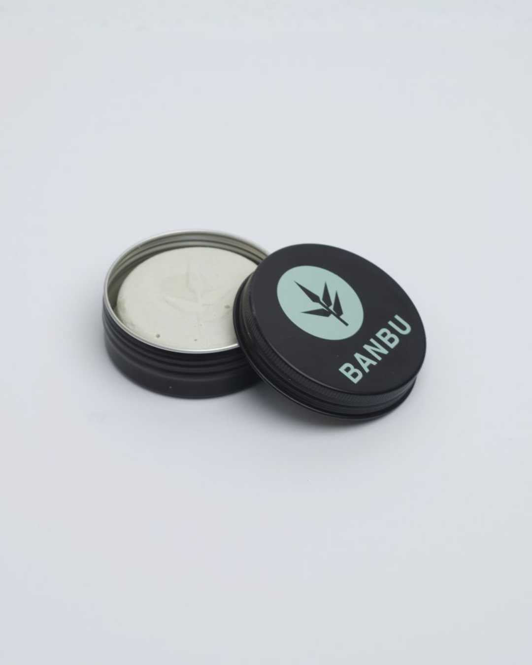 Refill desodorante en crema So Fresh junto a su caja ecológica. Desodorante natural sin aluminio ni químicos, con aroma fresco y cítrico.